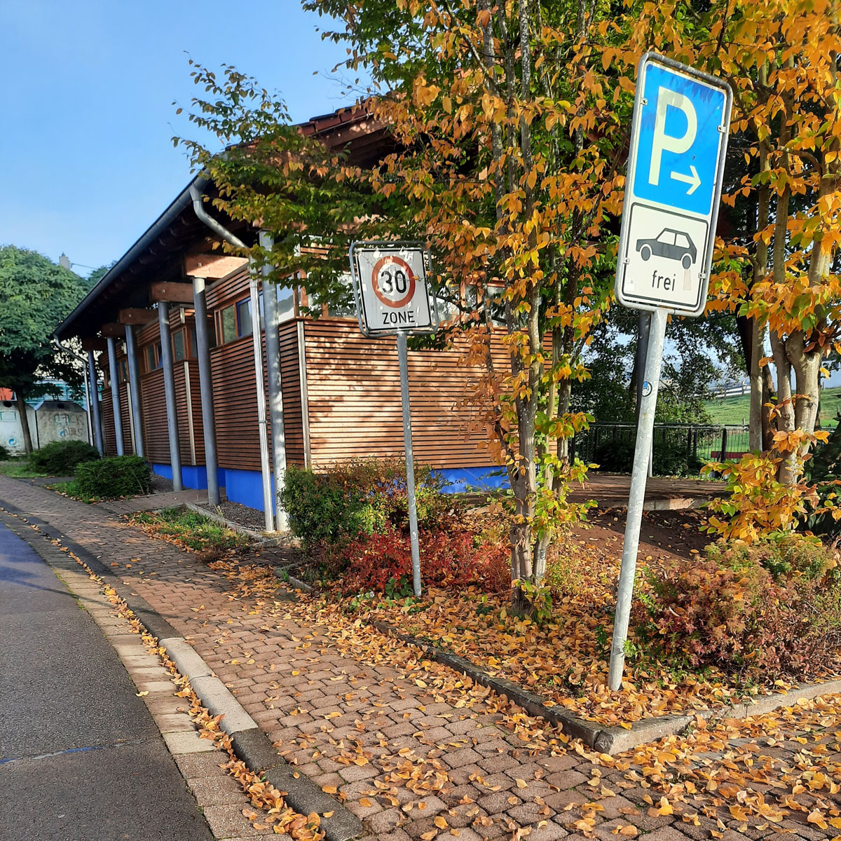 Foto: Toilettenanlage beim Dorfplatz Gresaubach (Fred Metschberger)