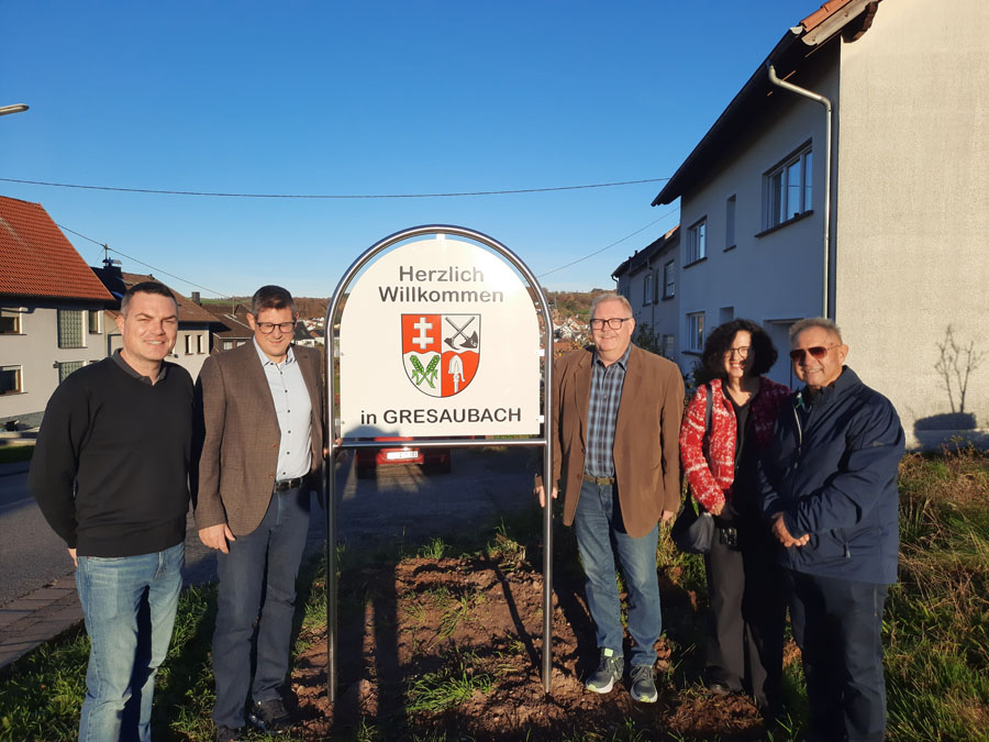 Pascal Polfer, Kirsten Meeß; Ortsvorsteher Fred Metschberger, Daniela Ferring und Raimund Reichert (Foto: Bettina Klein)
